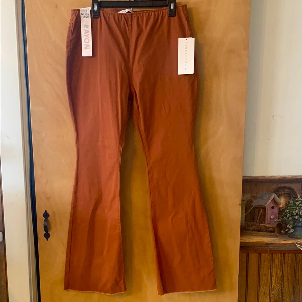 NWT- Tinseltown terracotta elastic waist Flared Pants